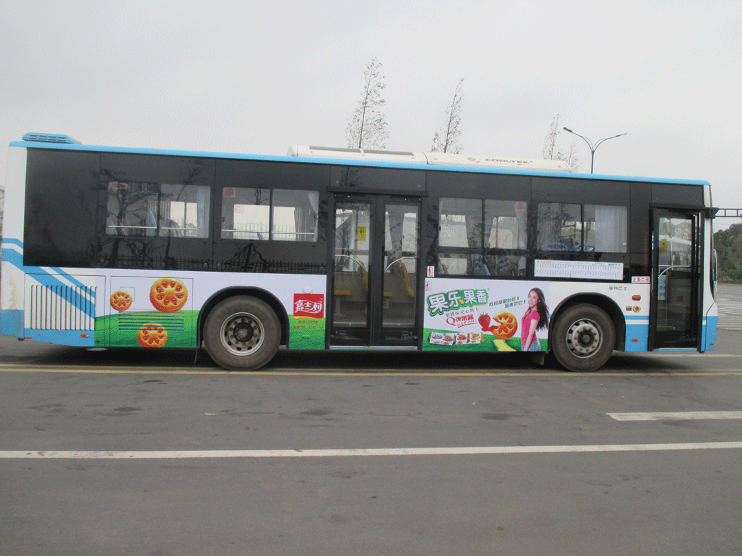 嘉士利公交车体广告